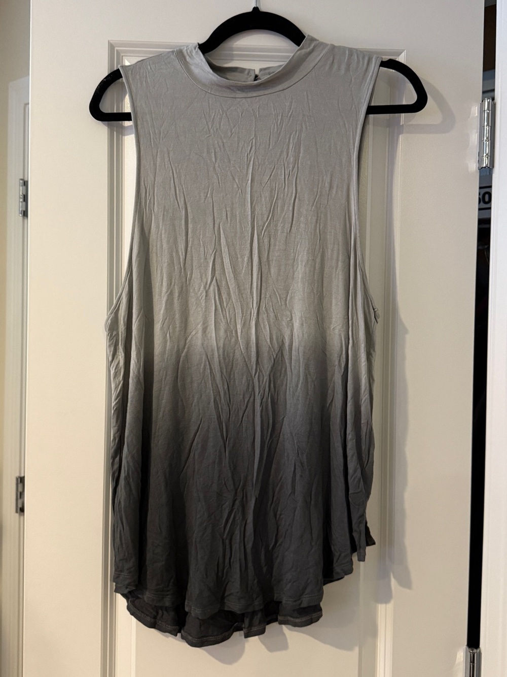 American Eagle Outfitters Gray Ombre Sleeveless Tank